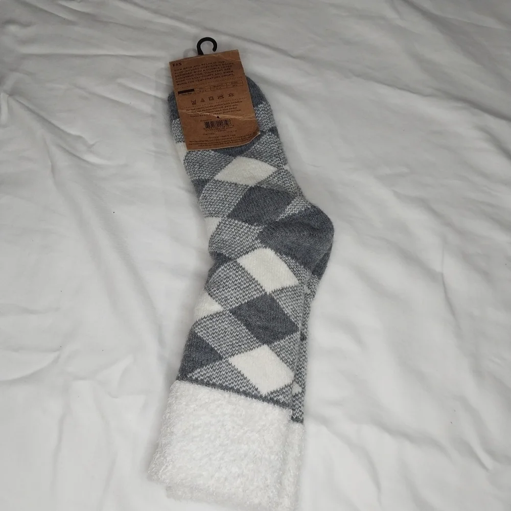 Field & Stream Cozy Cabin Socks - Gray and White